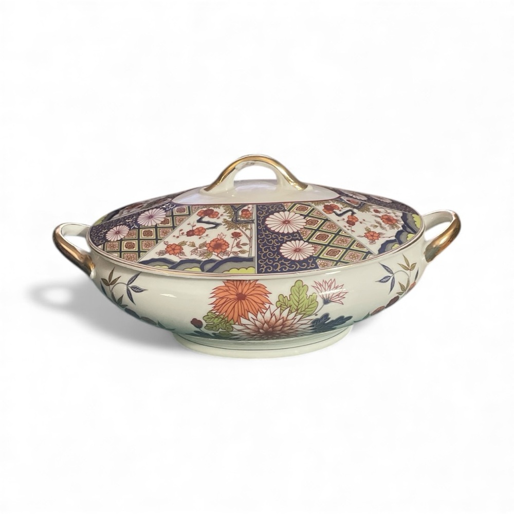 Imari Style Japanese Porcelain Covered Porcelain Serving Dish with Gold Accents